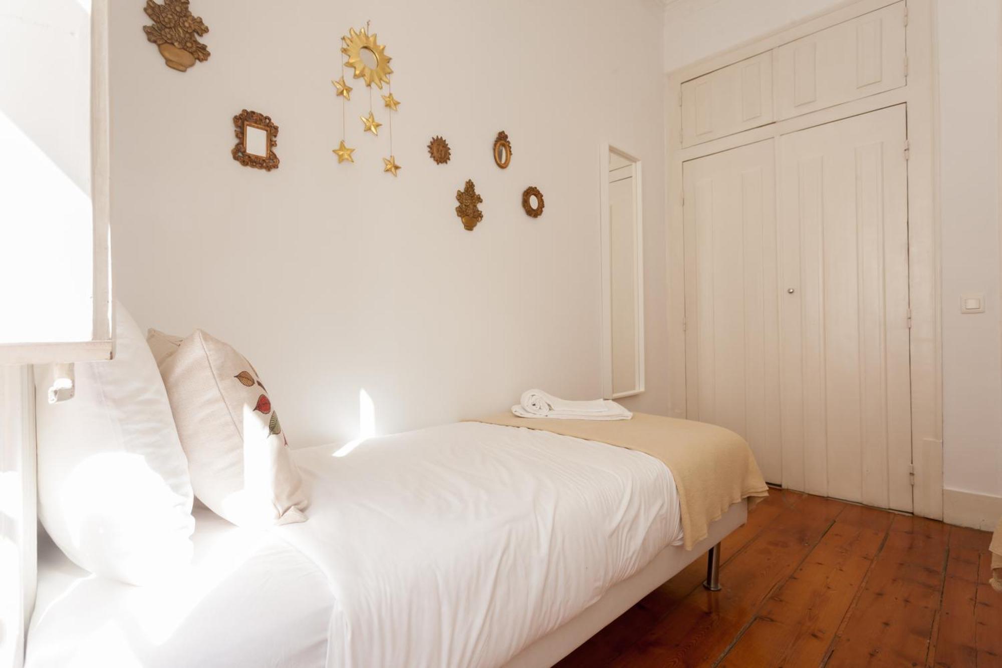 Tejo Vintage Three-Bedroom Apartment - By Lu Holidays Lisboa Eksteriør billede