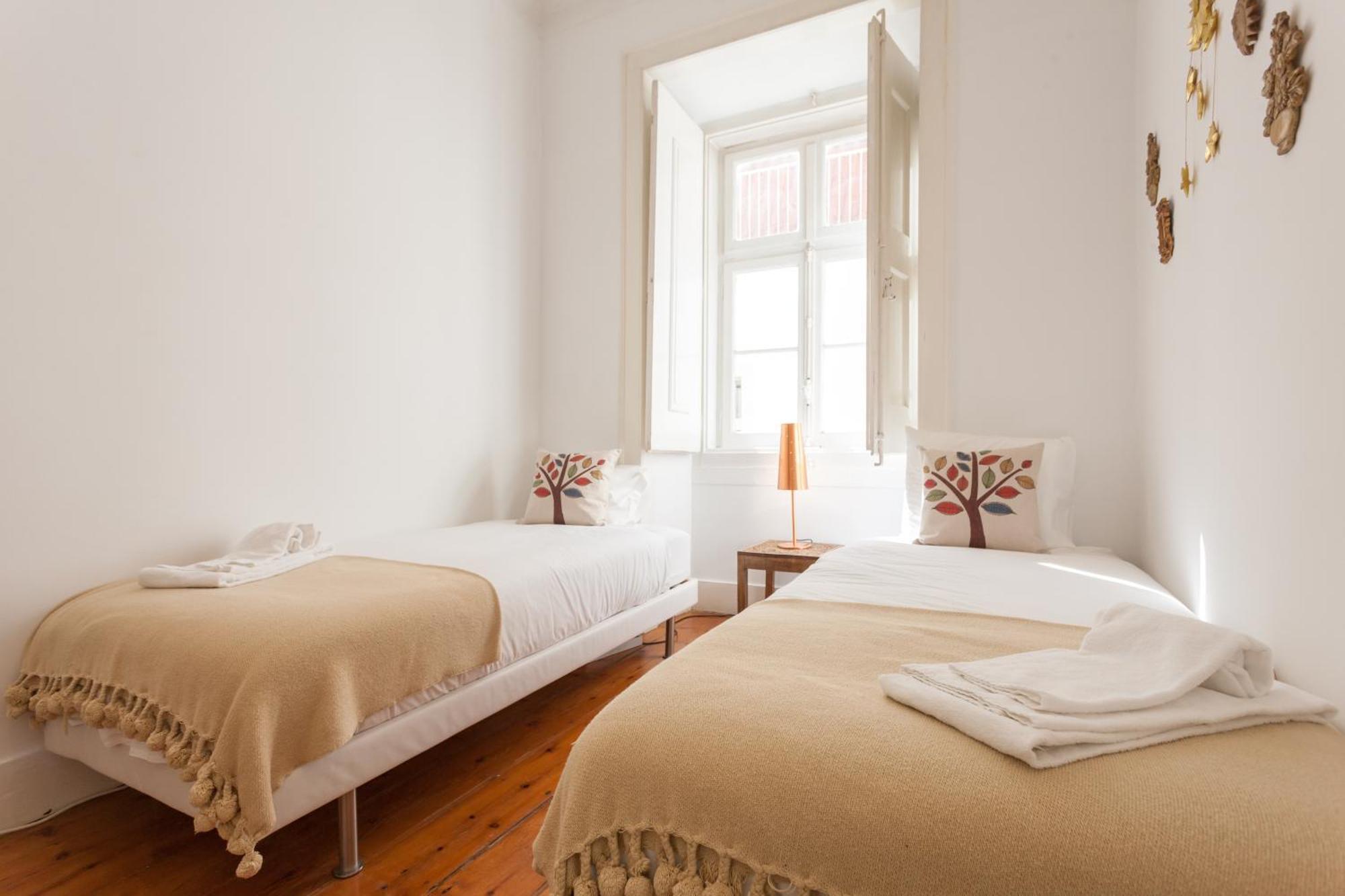 Tejo Vintage Three-Bedroom Apartment - By Lu Holidays Lisboa Eksteriør billede
