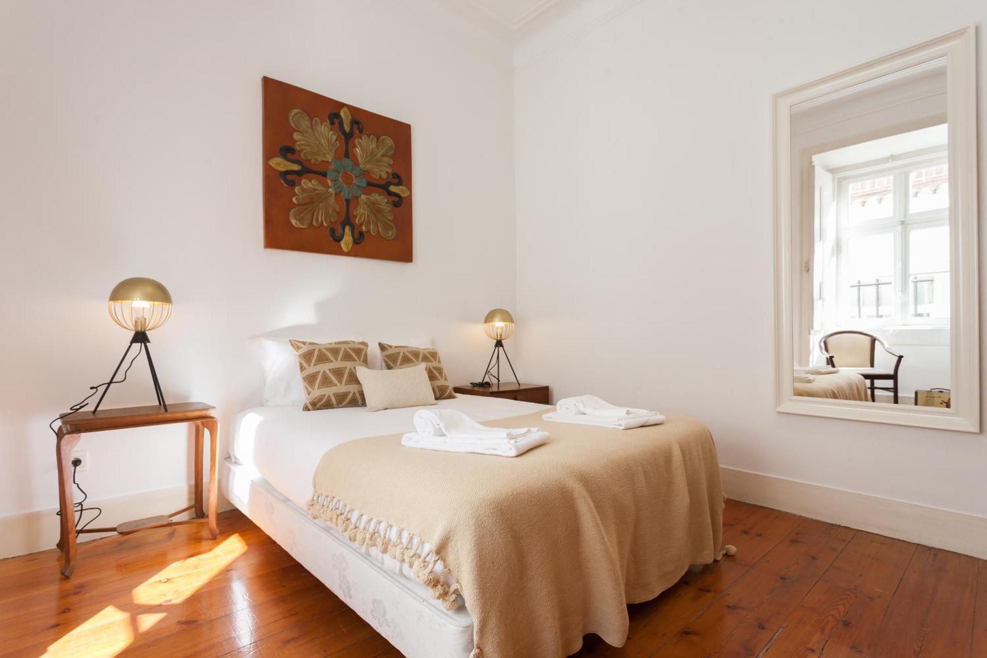 Tejo Vintage Three-Bedroom Apartment - By Lu Holidays Lisboa Eksteriør billede