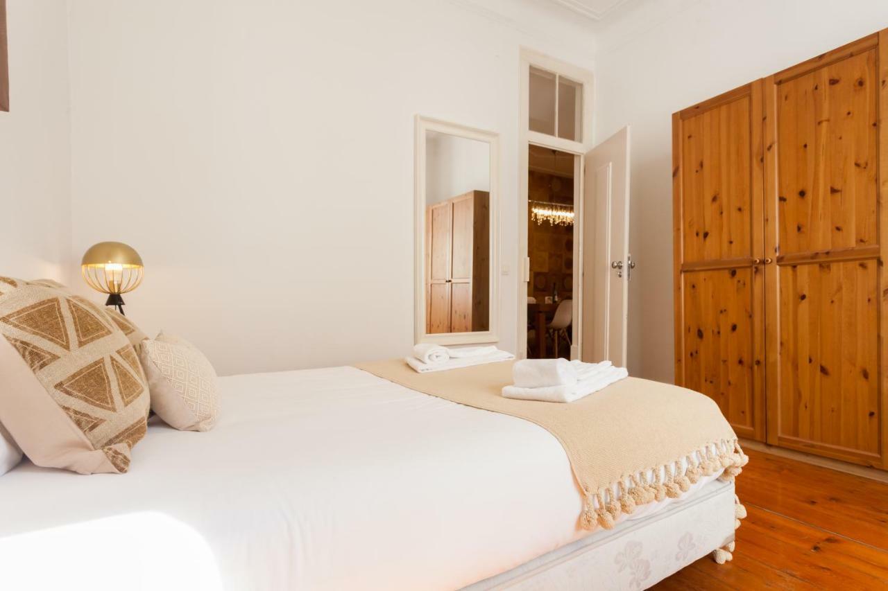 Tejo Vintage Three-Bedroom Apartment - By Lu Holidays Lisboa Eksteriør billede